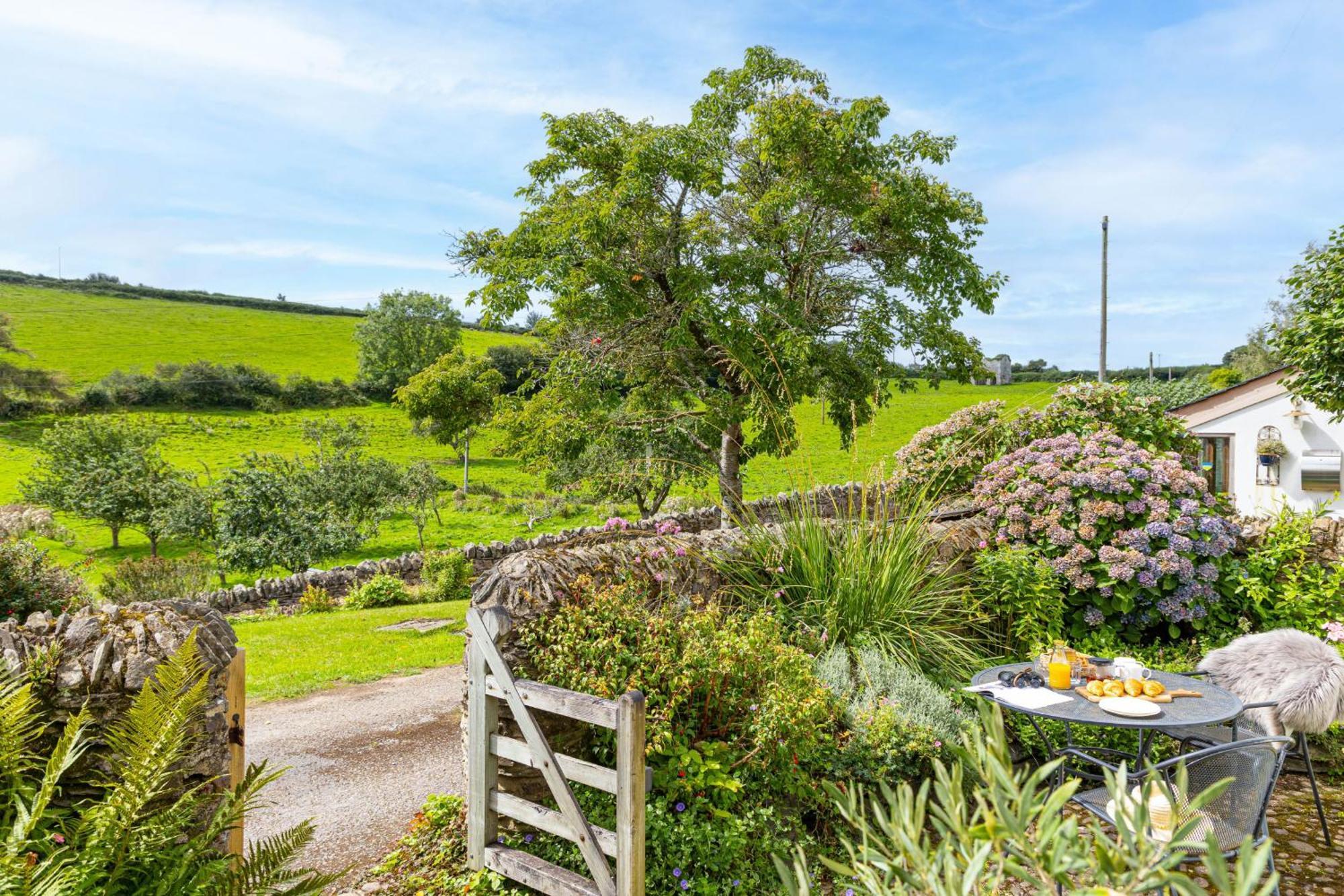 Middle - Tranquil Ideal For Walkers Holiday home Cornworthy