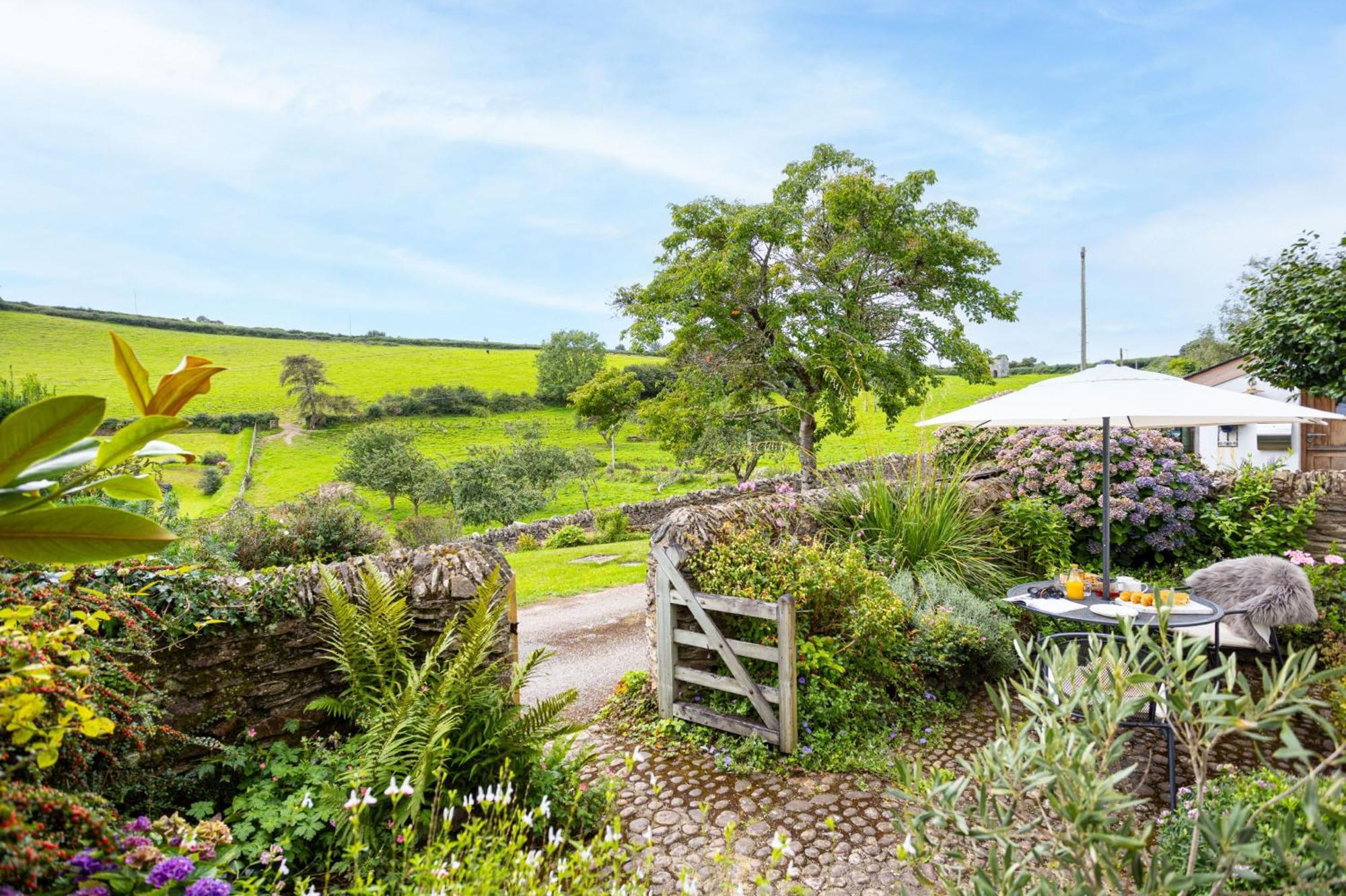 Middle - Tranquil Ideal For Walkers